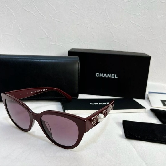 🔥CHANEL Rare Burgundy Acetate Butterfly Classics Sunglasses full inclusion🔥 - Picture 1 of 12
